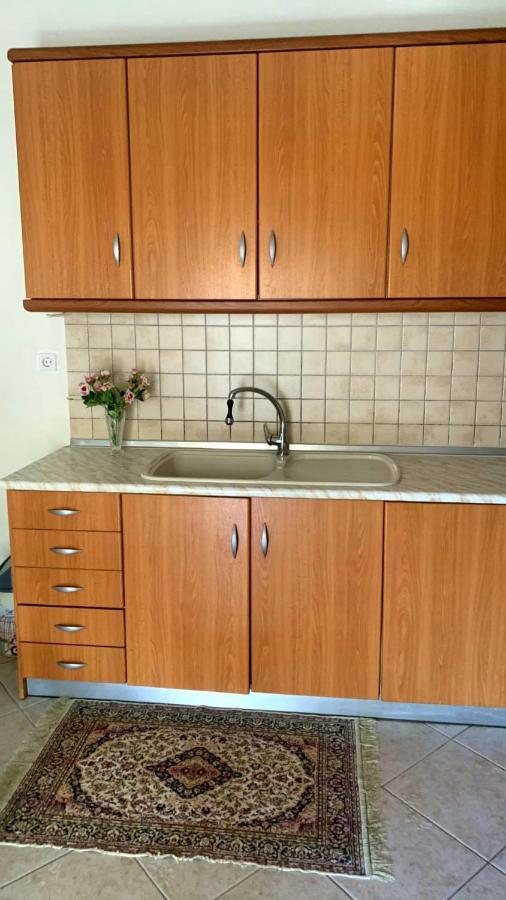 Anna-Apartment Nea Moudania Bagian luar foto